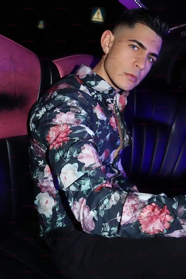 FOTOS DE NUEVO CHICO CUBANO , BISEXUAL , CALIENTE Y MUY DISCRETO