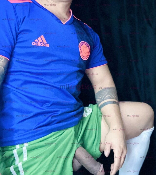 FOTOS DE FUTBOLISTA TATUADO MACHO CALIENTE EN BOGOTÁ VENTA DE CONTENIDO