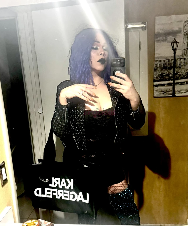 Hi boys im a hot mexican ts for you now visiting this week only im vers if you sre into that please be ready is you want a real good time mexicana par...