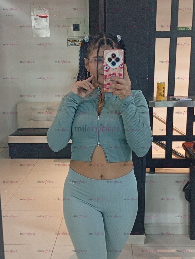 FOTOS DE HERMOSA MORENA CANDENTE EXTROVERTIDA MUY COMPLACIENTE