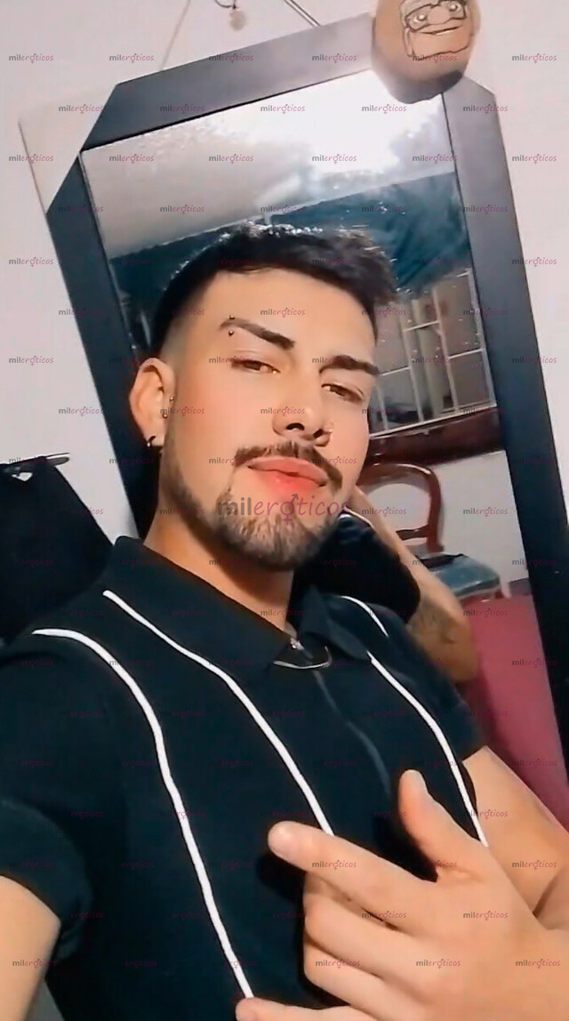 FOTOS DE JÓVEN, 24 AÑOS Y 19 CM PARA ABRIR PAREDES