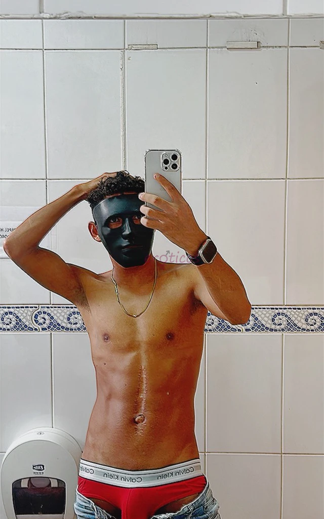 Hola soy un chico de 22 anos moreno delgado mido 1 70 cm24 cmme gusta dominar y follar duro hasta prenar culos me encanta ver como se ahogan chupando...