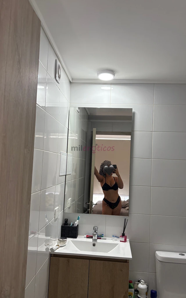 Soy una mujer sensual apasionada y muy complaciente me encanta jugar seducir y llevarte al limite del placer con cada encuentro virtual ofrezco experi...