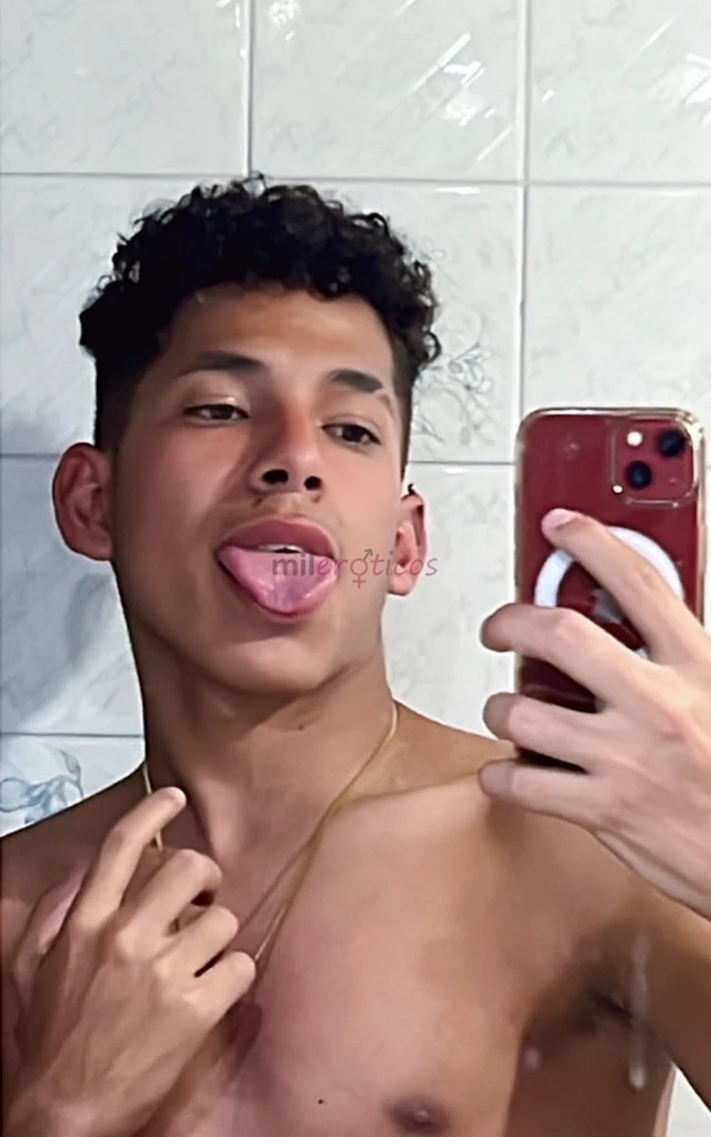 Hola soy un chico de 22 anos moreno delgado mido 1 70 cm24 cmme gusta dominar y follar duro hasta prenar culos me encanta ver como se ahogan chupando...