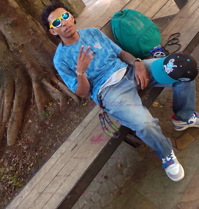 FOTOS DE CHICO CON MENTE ABIERTA DISPUESTO A COMPLACER TU NECESIDAD HACER TRÍOS