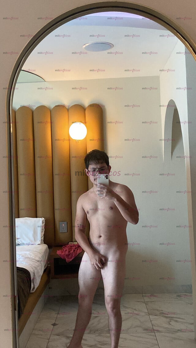 FOTOS DE CHICO DE GIMNASIO BIEN CALIENTE Y INTER DISPUESTO HACERTE GOZAR