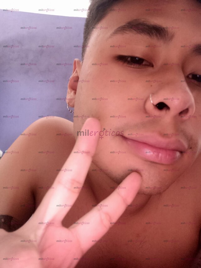 FOTOS DE UNIVERSITARIO CALIENTE Y CON GANAS DE COMPLACERTE