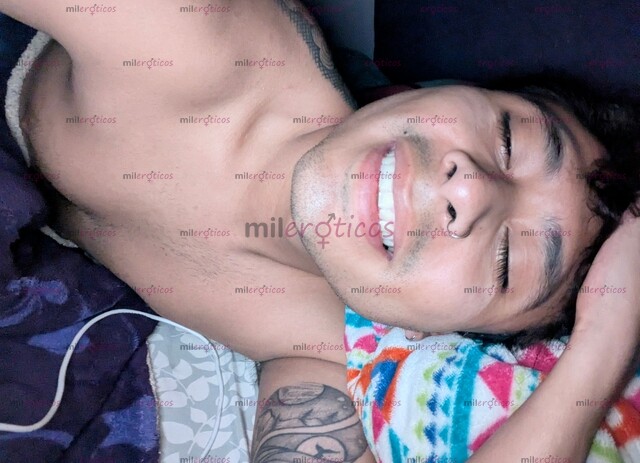 FOTOS DE UNIVERSITARIO CALIENTE Y CON GANAS DE COMPLACERTE