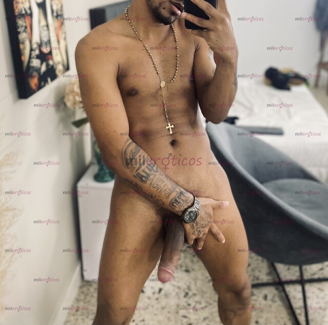 FOTOS DE (SOLO MUJERES)JOVEN 23 AÑO VERGA GRANDE CON GANAS DE SATISFACER TUS DESEOS