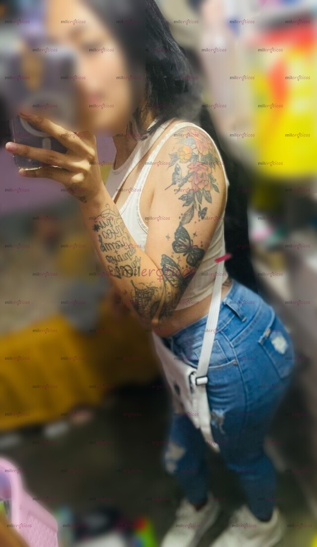 FOTOS DE UNA TRAVIESA Y CALIENTE FLAQUI CURVI CON GANAS DE DEVORAR