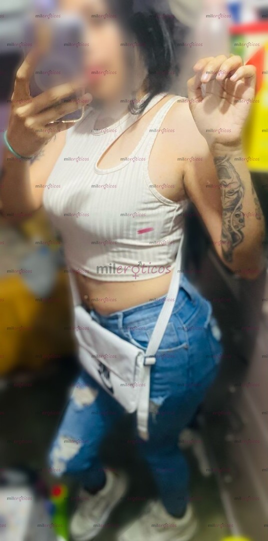 FOTOS DE UNA TRAVIESA Y CALIENTE FLAQUI CURVI CON GANAS DE DEVORAR