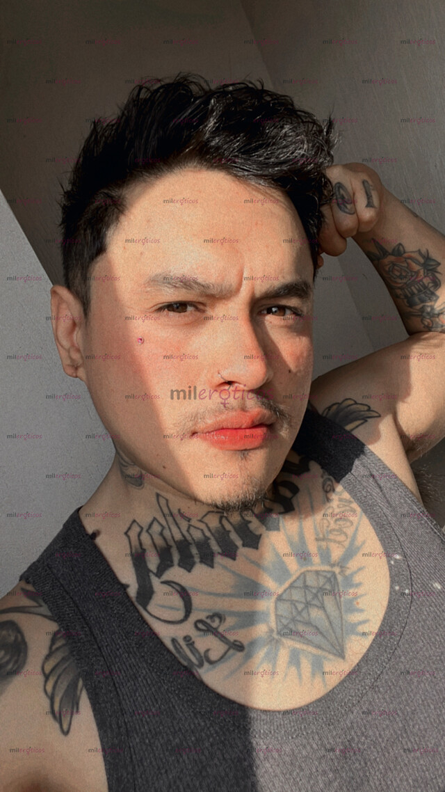 FOTOS DE LATINO TATUADO BISEXUAL VARONIL . 8130518452 ,