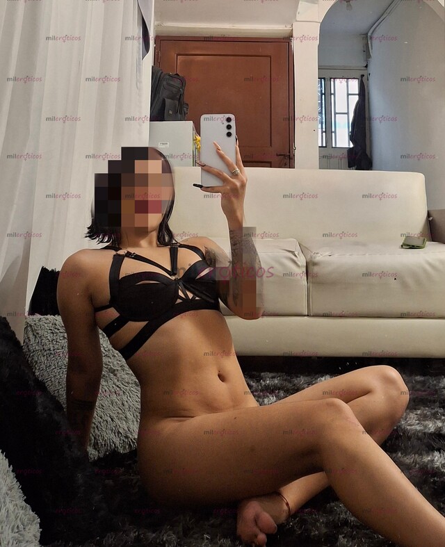 FOTOS DE NUEVA EN MI SITIO CON ROSTRO ANGELICAL Y UN RICO CULO PARA TI