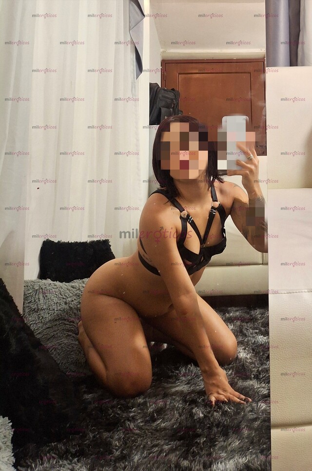 FOTOS DE NUEVA EN MI SITIO CON ROSTRO ANGELICAL Y UN RICO CULO PARA TI