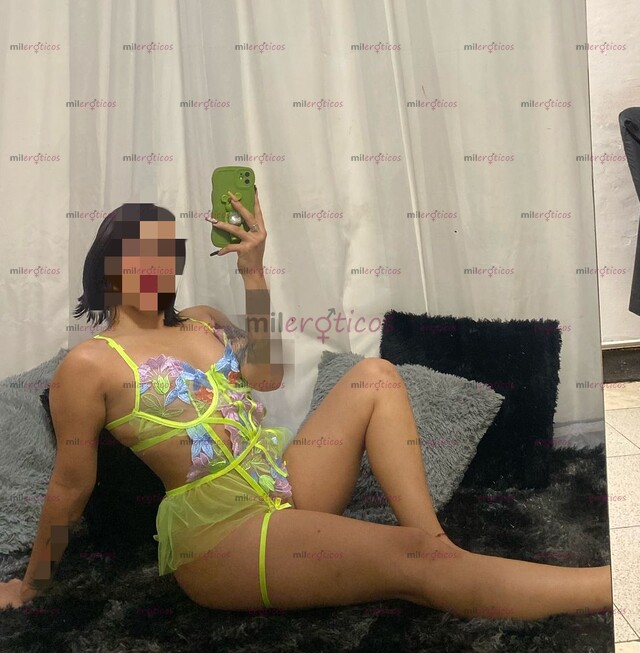 FOTOS DE NUEVA EN MI SITIO CON ROSTRO ANGELICAL Y UN RICO CULO PARA TI