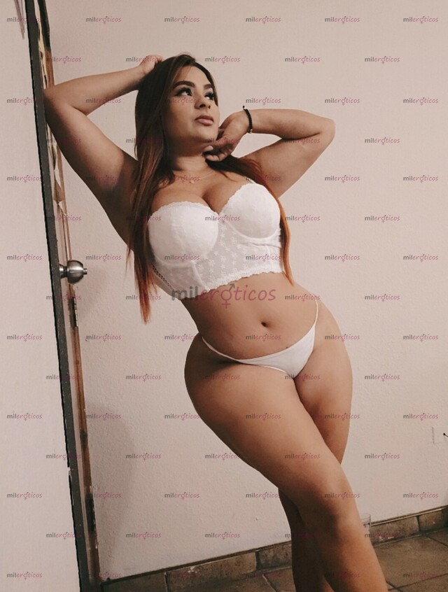 FOTOS DE TETAS ENORMES Y NATURALES VEN A DISFRUTAR COLOMBIANA CALIENTE Y SEXUAL