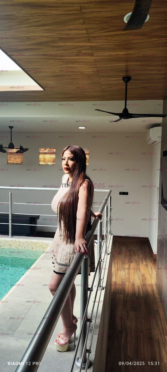 FOTOS DE KENDRA LUJÁN, SENSUAL MILF EN EL CENTRO DE MONTERREY.