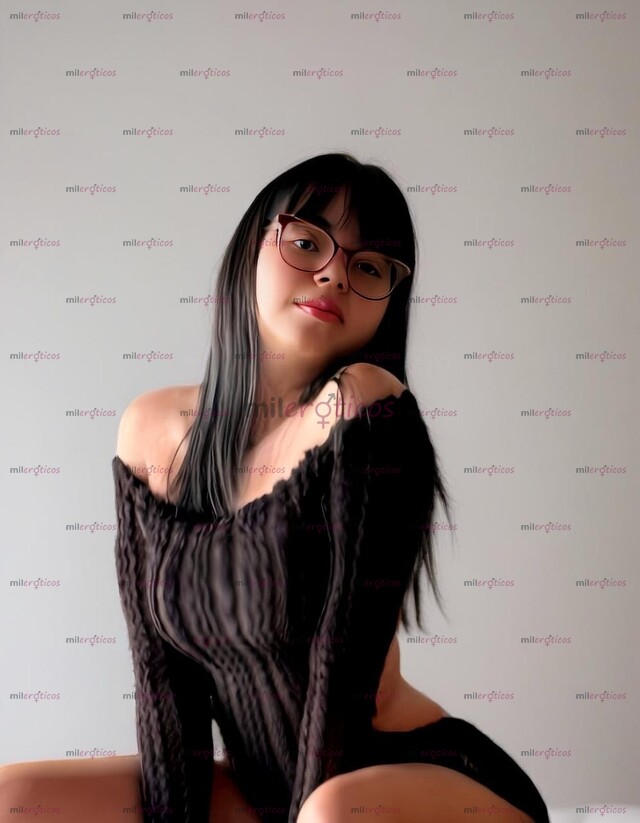 FOTOS DE COLOMBIANA JOVEN Y COMPLACIENTE REAL SIN DEPÓSITOS