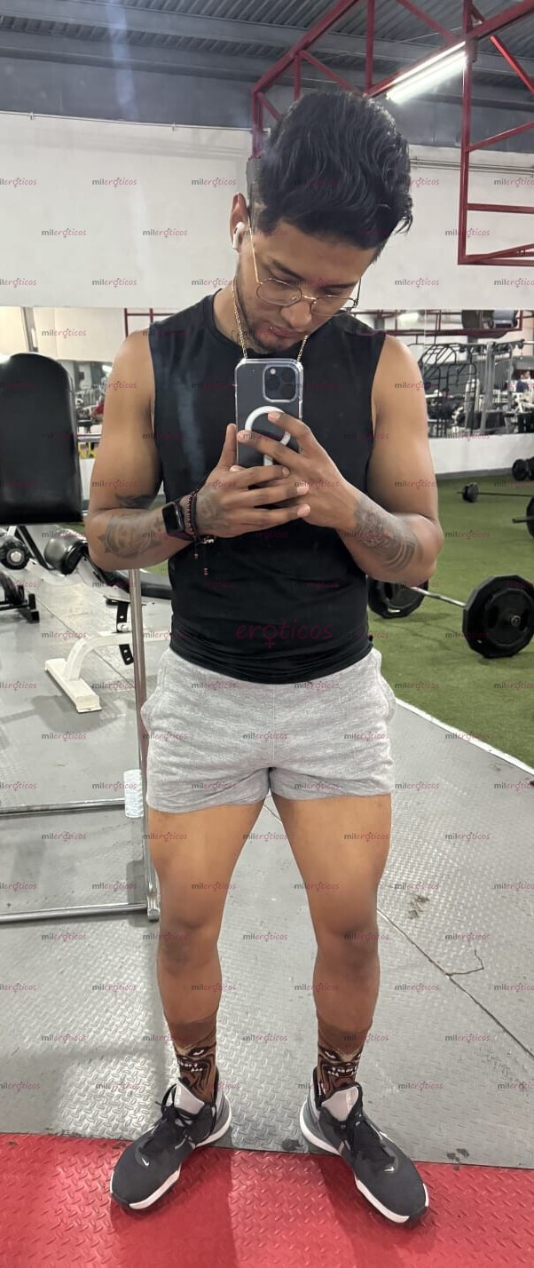 FOTOS DE DISPONIBLE 24 HORAS SOLO MANDAME UN WHATSAPP SOLO ATIENDO MUJERES Y PAREJAS
