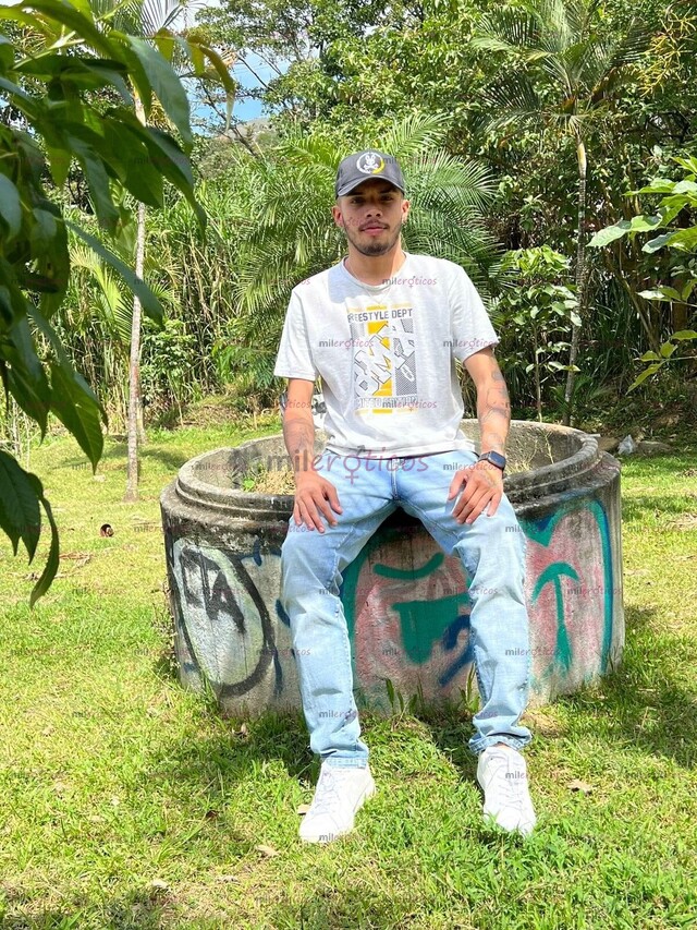 FOTOS DE ANDRÉS SERIO VARONIL Y MORBOSO RECIÉN LLEGADO A MEDELLÍN