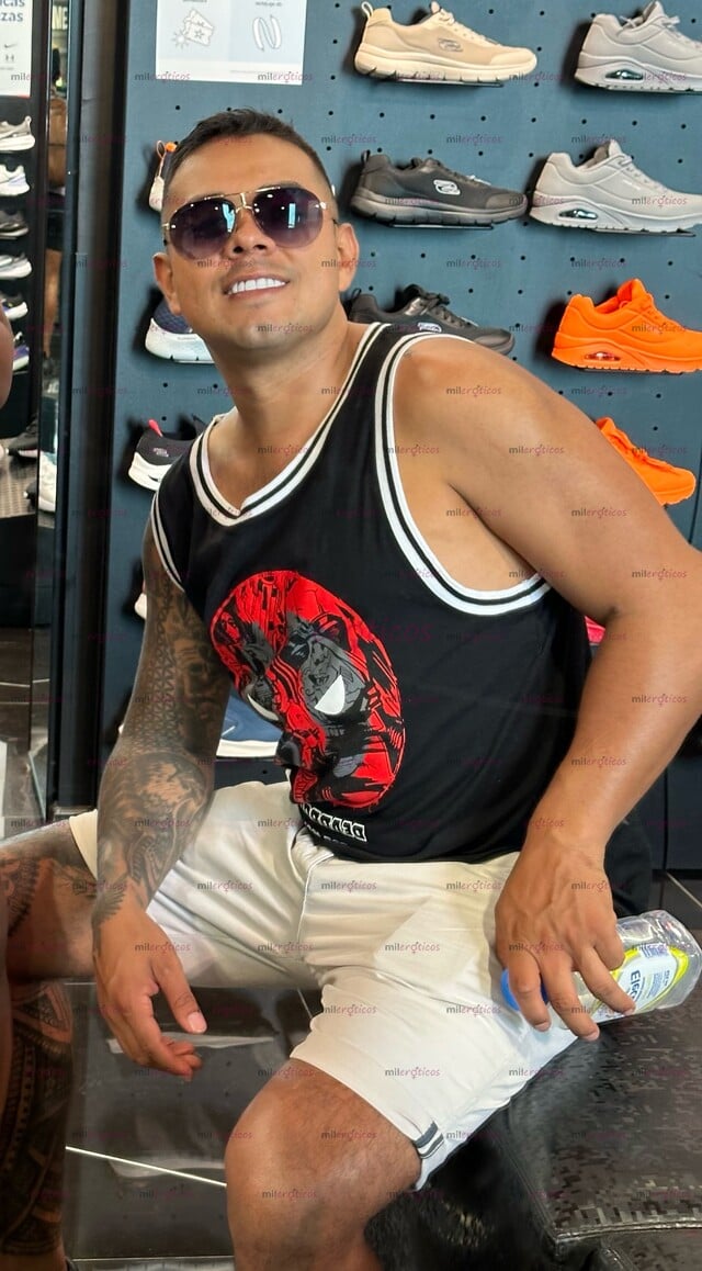 FOTOS DE SOY ANDRES VARONIL Y MORBOSO CON GANAS DE HUNDIRLO