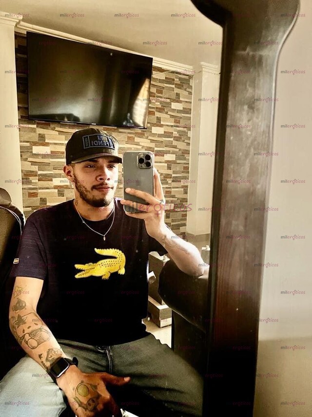 FOTOS DE ANDRÉS ÚLTIMOS DÍAS EN MEDELLÍN SERIO Y VARONIL