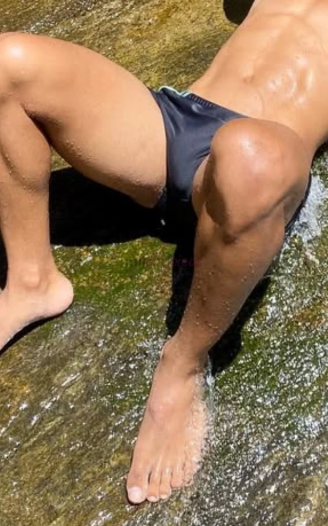Sexo com massagem relaxante casados que curtem uma putaria massa pra gozar gostoso atendo em hotel motel e minha casa tenho varios horarios massa novo...