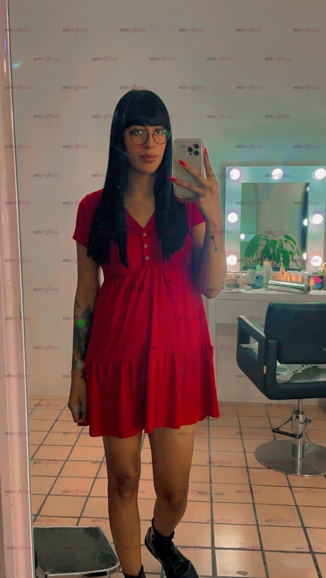 FOTOS DE CHICA TRANS DE 1.90 DE ESTATURA Y DOTADA