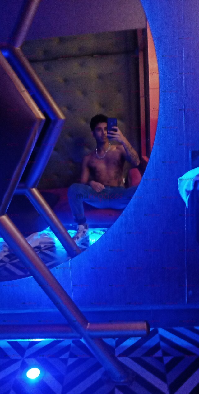 FOTOS DE CHICO DE 22 POTRO UNIVERSITARIO LISTO PARA COMPLACERTE