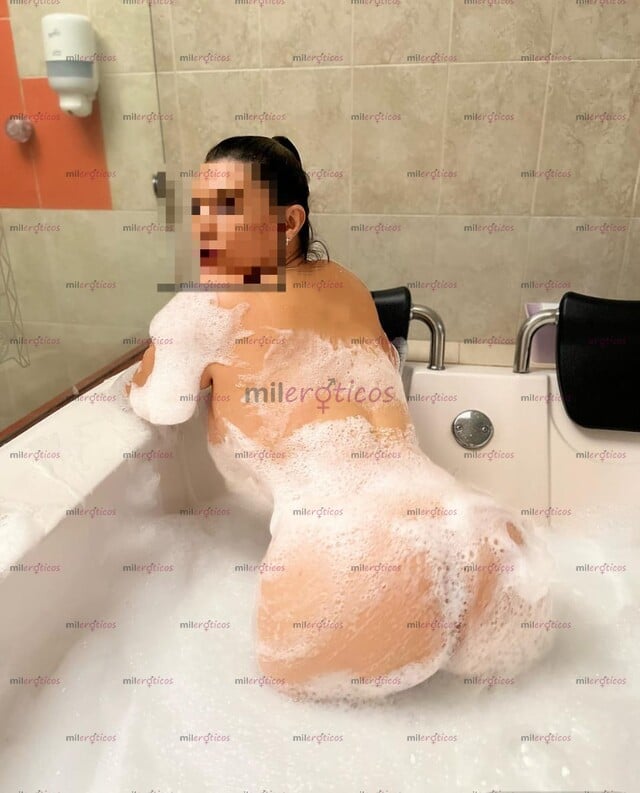 FOTOS DE LLÉNAME DE LECHE COMPLACIENTE MORENA CON GANAS DE PASAR MOMENTOS INOLVIDABLES