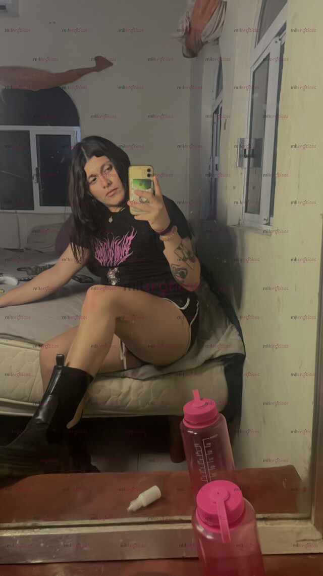 FOTOS DE NIÑA JOVEN EN EL AMBIENTE, MUY DIVERTITA Y DIRECTA