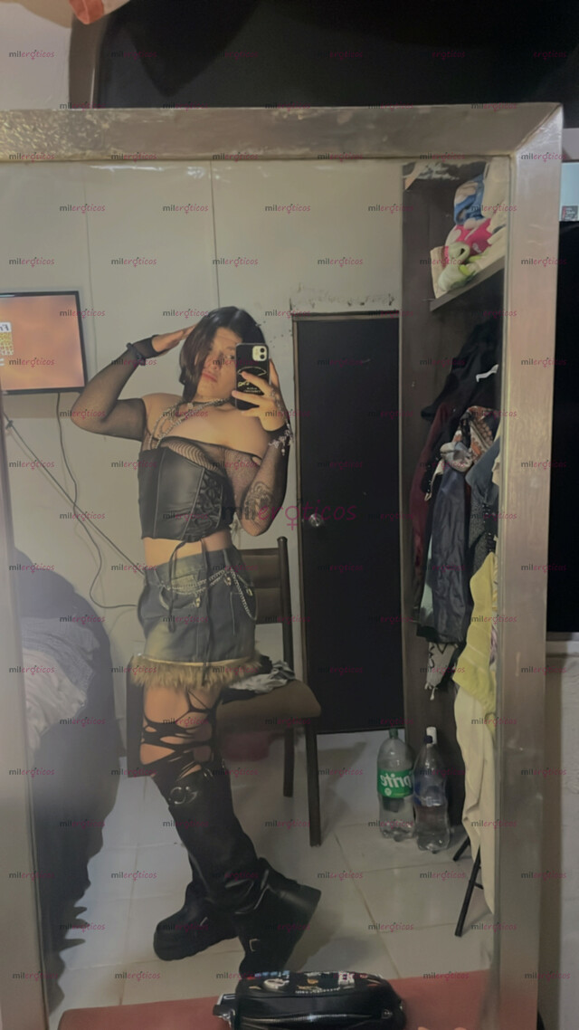 FOTOS DE NIÑA JOVEN EN EL AMBIENTE, MUY DIVERTITA Y DIRECTA