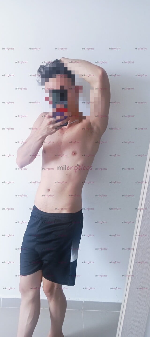 FOTOS DE CHICO NUEVO CON 22 AÑOS 100%VERSATIL CON GANAS DE MUCHO SEX