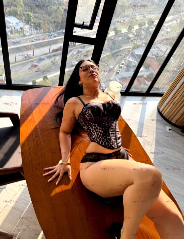 FOTOS DE CALIENTE CON HERMOSA CURVAS TRATO DE NOVIOS CON BESOS Y CARICIAS