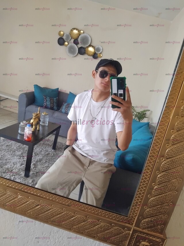 FOTOS DE JOVEN GUAPO VERGON 22CM. MANIACON FETICHISTA Y COMPLACIENT