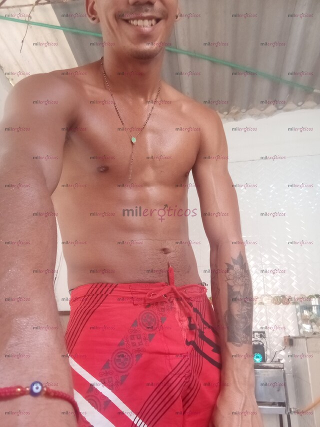 FOTOS DE HETERO CALIENTE CON BUEN CUERPO Y VERGA GRUESA