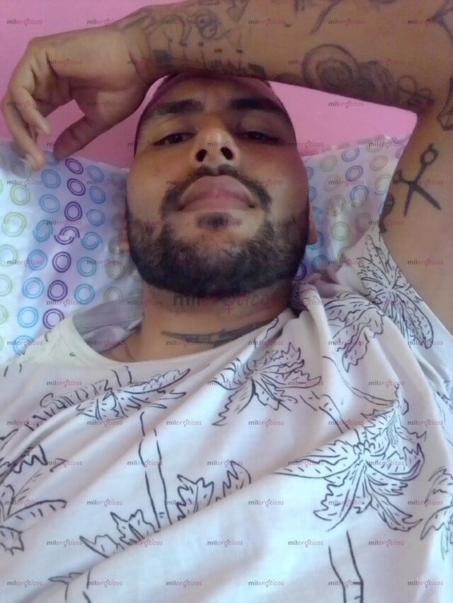 FOTOS DE ESTOY DISPONIBLE PARA CUMPLIR TUS FANTASÍAS SOY UN JOVEN MORENO ALTO Y TATUADO