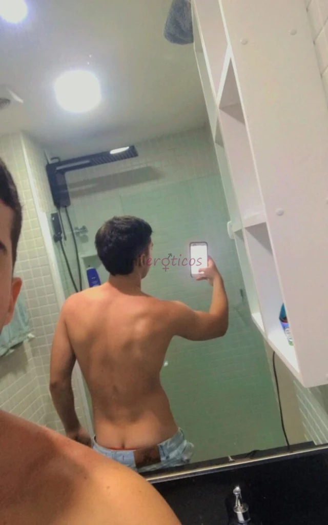 Ola muito prazer pablo 22 anos quente e safado tenho 1 75 de altura dote de 19 cm minha prioridade e satisfacao aos clientes alem de safado sou muito...