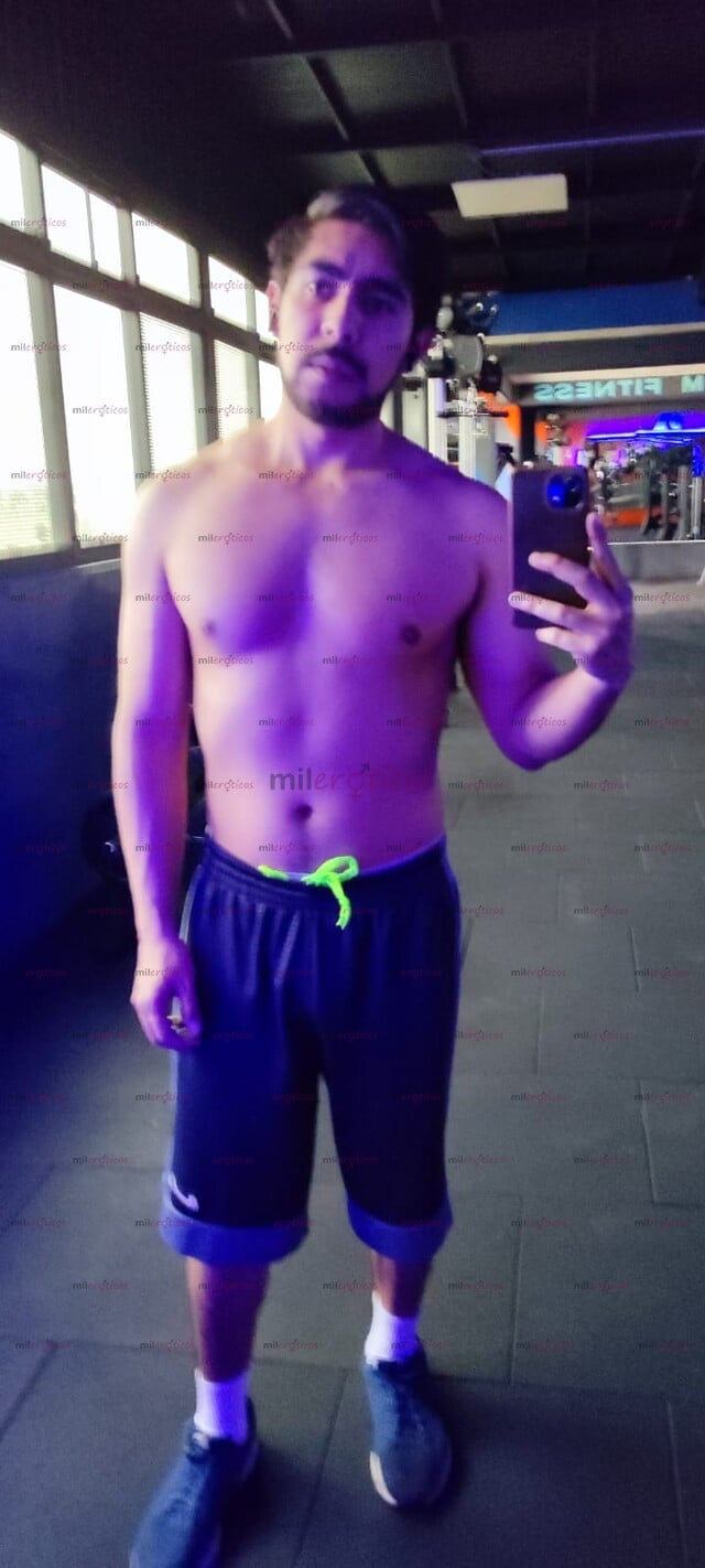 FOTOS DE HOMBRE JOVEN VARONIL Y CON GUSTO POR EL SEXO, LISTO PARA COMPLACERTE