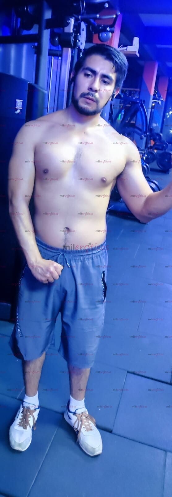 FOTOS DE HOMBRE JOVEN VARONIL Y CON GUSTO POR EL SEXO, LISTO PARA COMPLACERTE