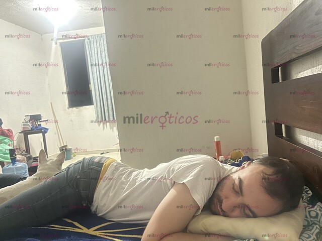 FOTOS DE TRÍO, TU SOLA CHICO ESPAÑOL VARONIL LISTO PARA HACER COSSS