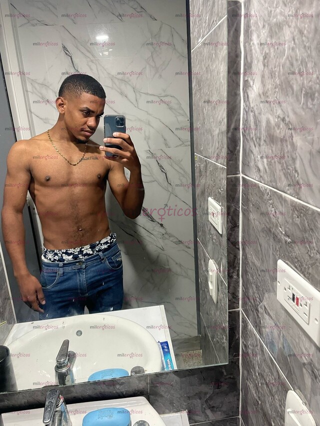 FOTOS DE TU NEGRO VERGON Y CALIENTE ESTA AQUI PARA TI