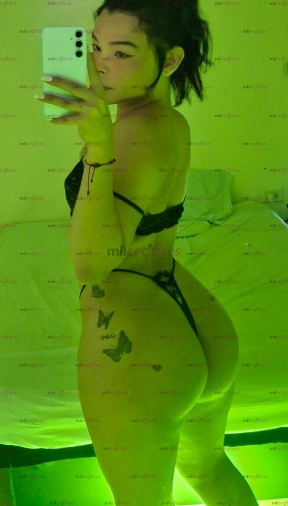 FOTOS DE UNA PERRA TRANS SORPRENDENTE CURVILÍNEA Y ELOCUENTE