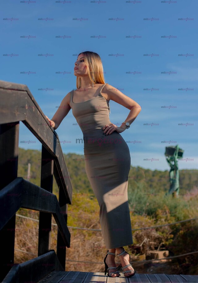 FOTOS DE TU DIOSA Y NO GRIEGA FLACA HERMOSA Y COMPLACIENTE EN TU CUIDAD