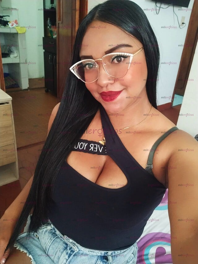 FOTOS DE HOLA CARIÑO SOY ANTONELLA UNA LINDA MORENA TE HAGO UNA DELICIOSA MAMADA