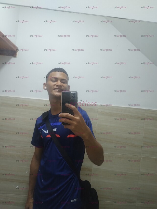 FOTOS DE HOLA AMOR NO TE PASES VEN Y DISFRUTA DE ESTE VERGON DE 20 CM