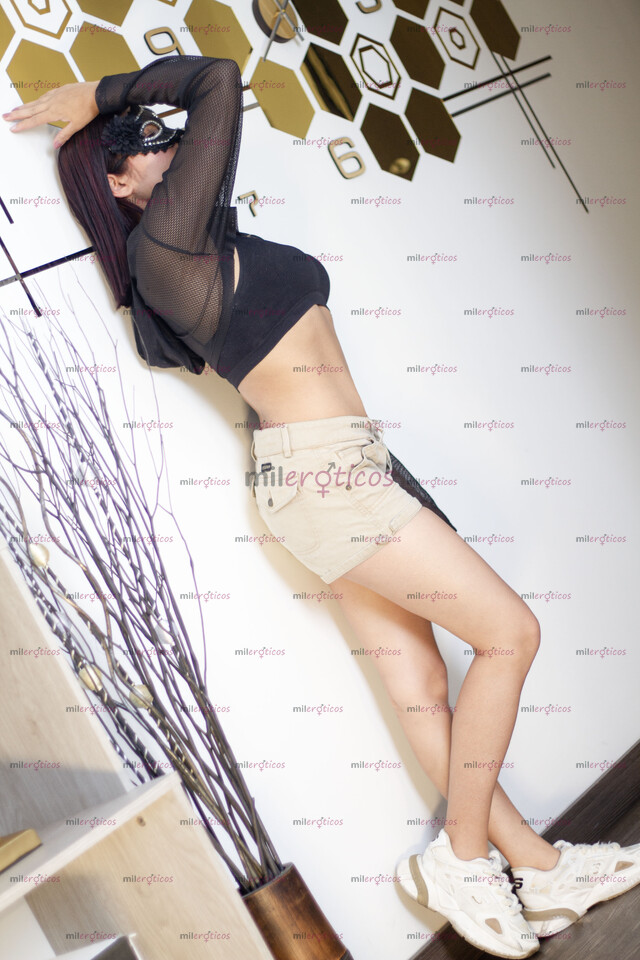 FOTOS DE CLAU EROTICAS TIENE UN CUERPO FABULOSO, FIRME Y TONIFICADO DE SENOS GRANDES