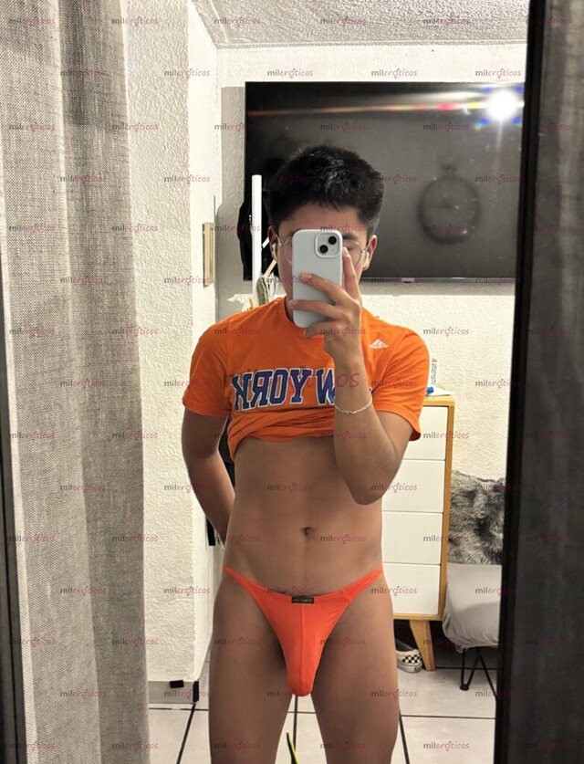 FOTOS DE CHAVITO NALGÓN Y VERGÓN! LISTO PARA CABALGAR