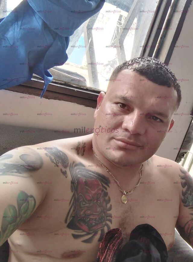 FOTOS DE VERGON Y ARRECHO DISPUESTO ACOMPLACER TU FANTASÍAS