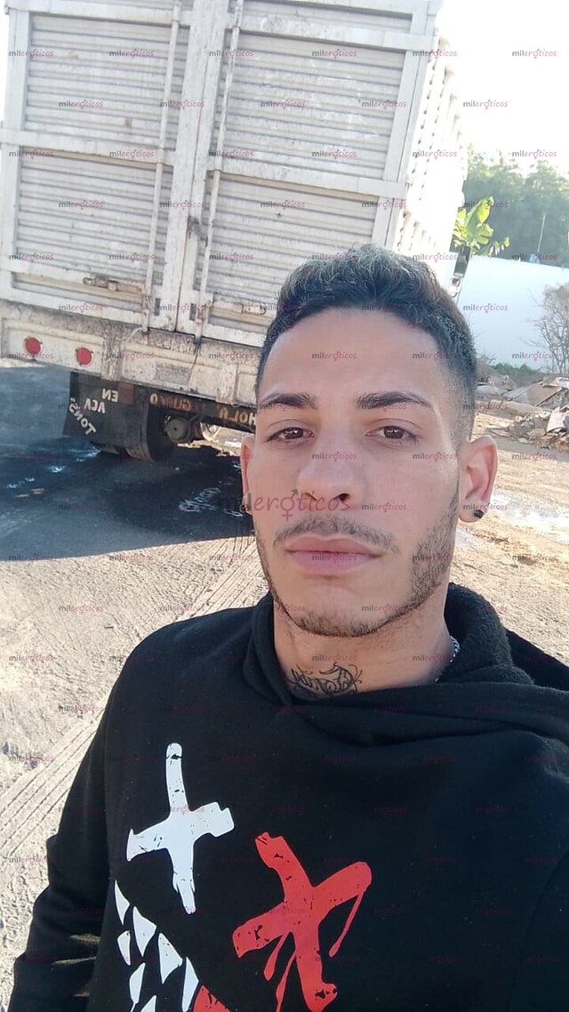 FOTOS DE SOLO UNOS DÍAS EN TU CIUDAD SOY EL MUÑECO CUBANO CON UN REGALITO DE 23